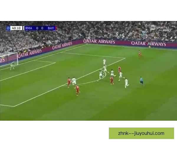 诺伊尔关键失误引发争议拜仁对阵皇马遭舆论批评